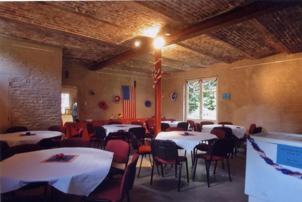Ferme de l'église, table dressée pour un mariage