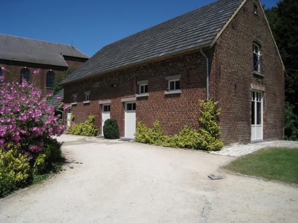 La cour de la ferme de l'église
